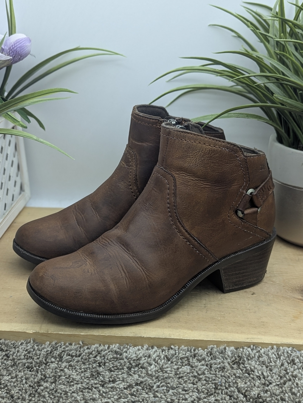 Teva Foxy Ankle Brown Leather Women's Size 7 Zip Up Booties